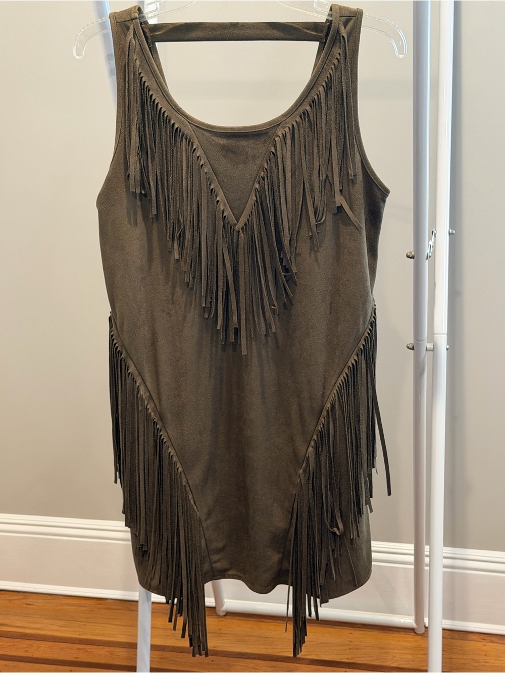 Ya Los Angeles Sleeveless Suede Fringe Shift Dress in Olive - Woman -S